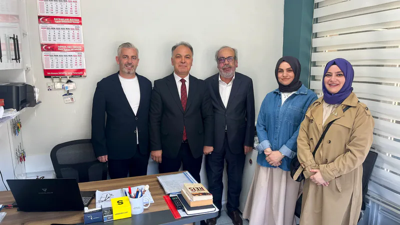 AK Parti Karesi İlçe Başkanı Hakan Aka, partinin 25 yıllık