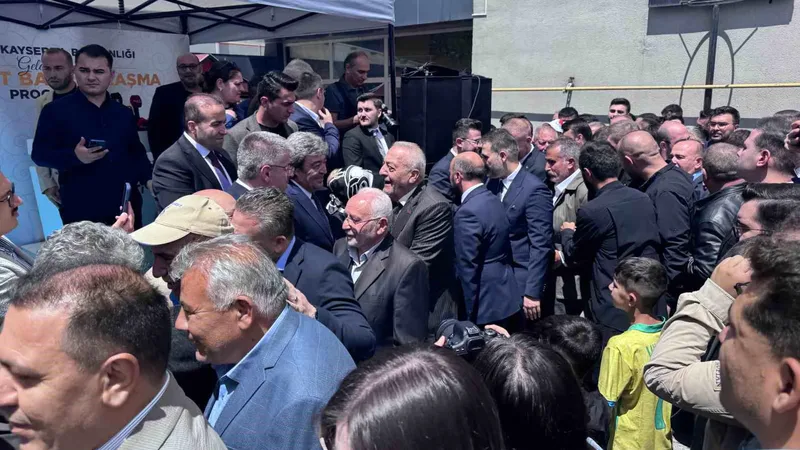 AK Parti Kayseri İl Teşkilatı, Kurban Bayramı dolayısıyla düzenlenen bayramlaşma