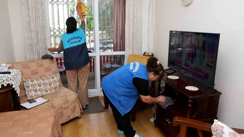 Mersin Akdeniz Belediyesi, yaklaşan bayram öncesi şehit ve gazi aileleri