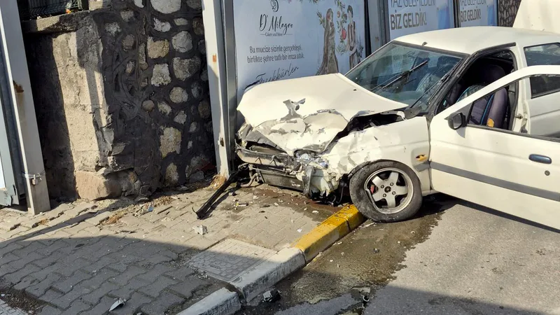 Balıkesir Altıeylül'de meydana gelen trafik kazasında 4 kişi yaralandı. Kepsut