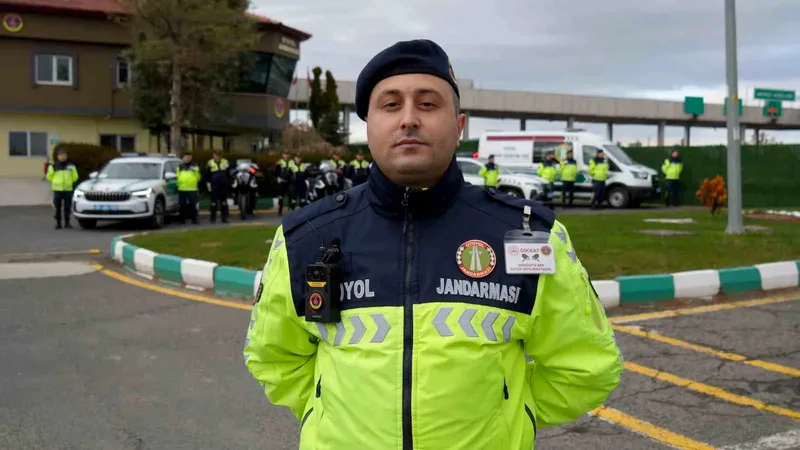 Ankara-Niğde Otoyolu'nda yol güvenliği sağlarken aracın çarpması sonucu Jandarma Astsubay