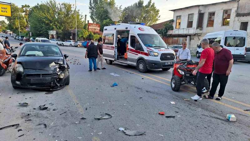 Mersin'in Tarsus ilçesinde otomobil ile çarpışan ATV'nin sürücüsü yaralandı. Kaza,