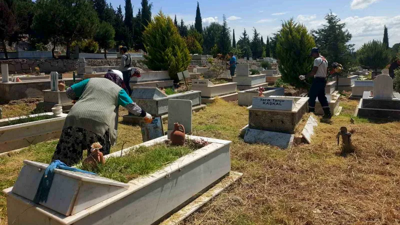 Ayvalık Belediyesi, yaklaşan Kurban Bayramı öncesinde ilçe genelinde kapsamlı hazırlıklarını