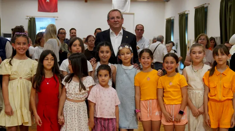 Ayvalık Belediye Başkanı Mesut Ergin'in katılımıyla AYKÜSAD bünyesinde düzenlenen sergide