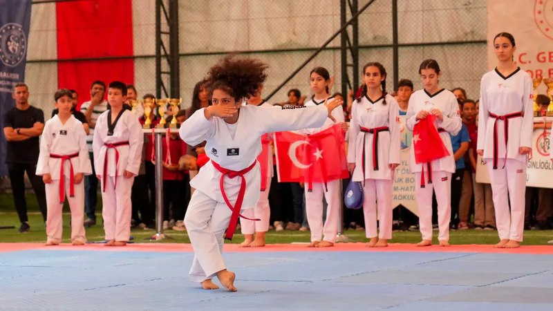 Balıkesir'de düzenlenen Geleneksel Çocuk Oyunları İlçe Finali Altıeylül'de büyük heyecana
