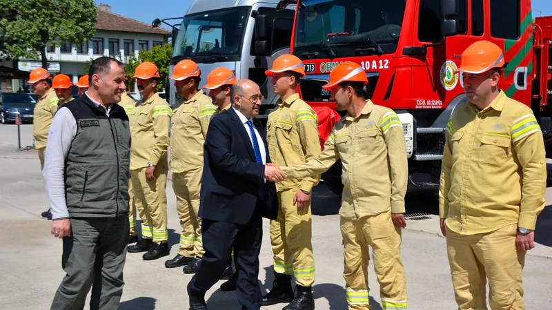 Balıkesir Valisi İsmail Ustaoğlu başkanlığında toplanan Orman Yangınlarıyla Mücadele Komisyonu,