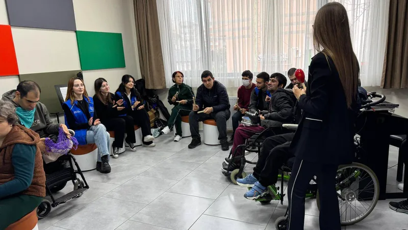 Balıkesir Üniversitesi Burhaniye MYO öğrencileri, Burhaniye Gençlik Merkezi'nde engelli bireylerle