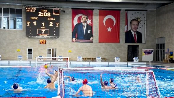 Balıkesir'de U-20 Erkekler Sutopu Türkiye Şampiyonası başladı. Türkiye'nin dört bir