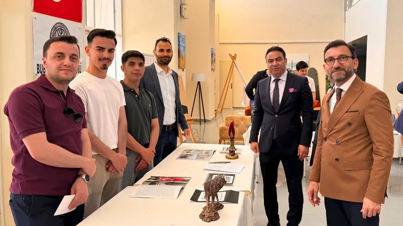Balıkesir Üniversitesi Burhaniye Uygulamalı Bilimler Fakültesi'nde düzenlenen Bahar Şenliği renkli