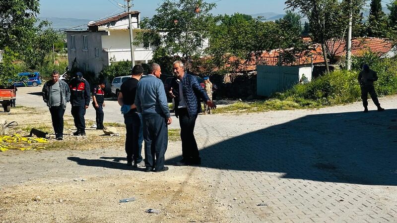 Balıkesir’in Altıeylül ilçesinde çıkan silahlı kavgada 1 kişi öldü, 3