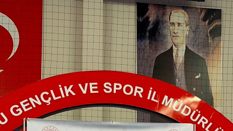 Bolu'da düzenlenen Okullar Arası Yıldız Kızlar Güreş Türkiye Şampiyonası'nda Balıkesir,