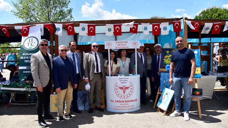 Balıkesir Üniversitesi'nde düzenlenen geleneksel BAÜN FEST 2026 kapsamında coşkulu bayrak