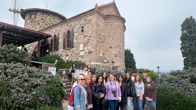 Balıkesir Üniversitesi Ayvalık MYO öğrencileri, Cunda Adası'nın tarihi dokusunu ve