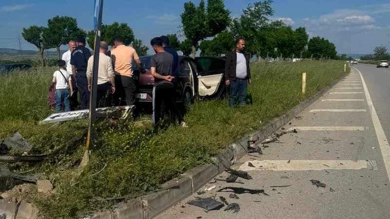 Bursa'nın Yenişehir ilçesinde meydana gelen trafik kazasında Osmaneli Belediye Başkanı