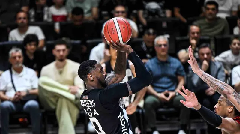 Beşiktaş, Türkiye Sigorta Basketbol Süper Ligi play-off çeyrek final ilk