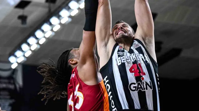 Beşiktaş, Türkiye Sigorta Basketbol Süper Ligi play-off çeyrek finalinde Galatasaray'ı