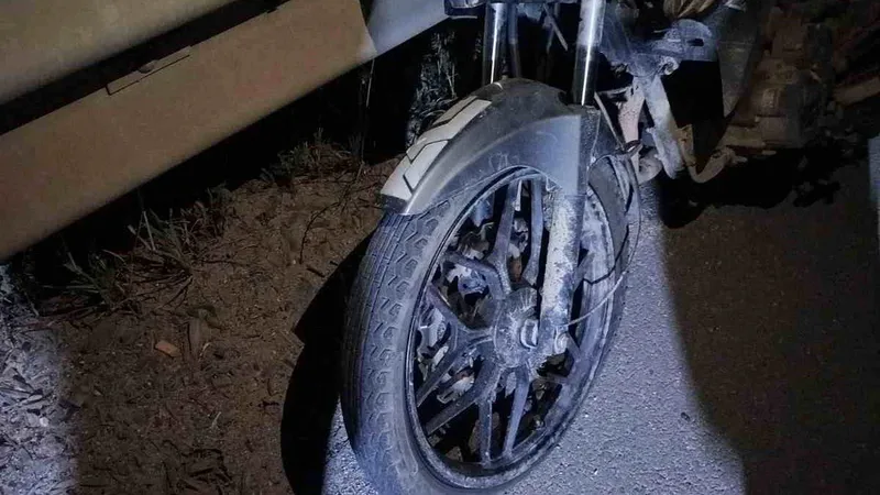 Bilecik'in Osmaneli ilçesinde meydana gelen motosiklet kazasında 1 kişi yaralandı.