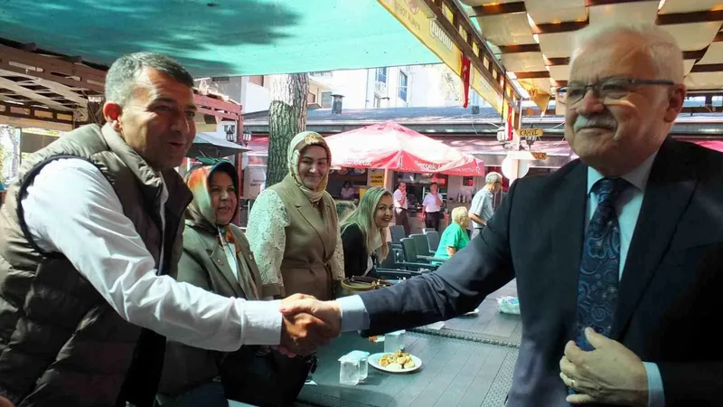 Balıkesir'in Burhaniye ilçesinde düzenlenen resmi bayramlaşma töreninde birlik ve beraberlik