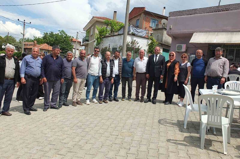 Balıkesir’in Burhaniye ilçesinde, Ağacık köyünde düzenlenen geleneksel Çiftçi Hayrı yüzlerce