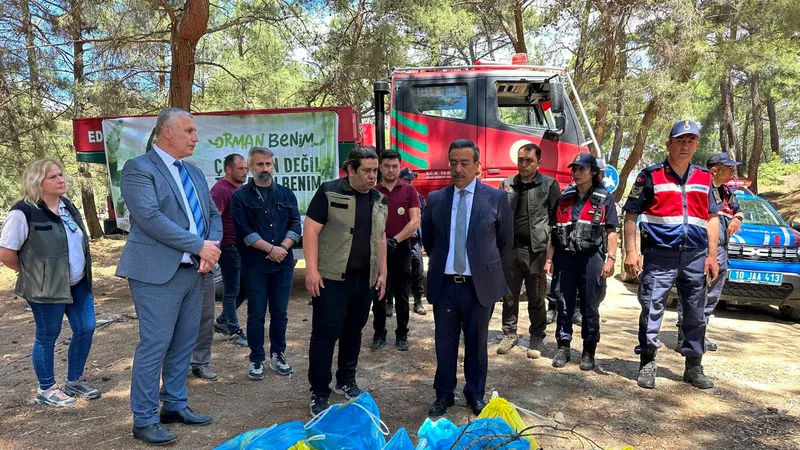 Orman Benim kampanyası Burhaniye'de başladı. Şarköy ve Pelitköy İlkokulu öğrencileri,