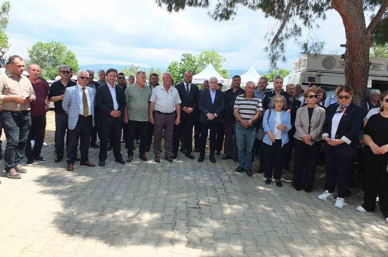 Balıkesir’in Burhaniye ilçesinde, Ağacık köyündeki eski okul binası Belediyenin katkıları