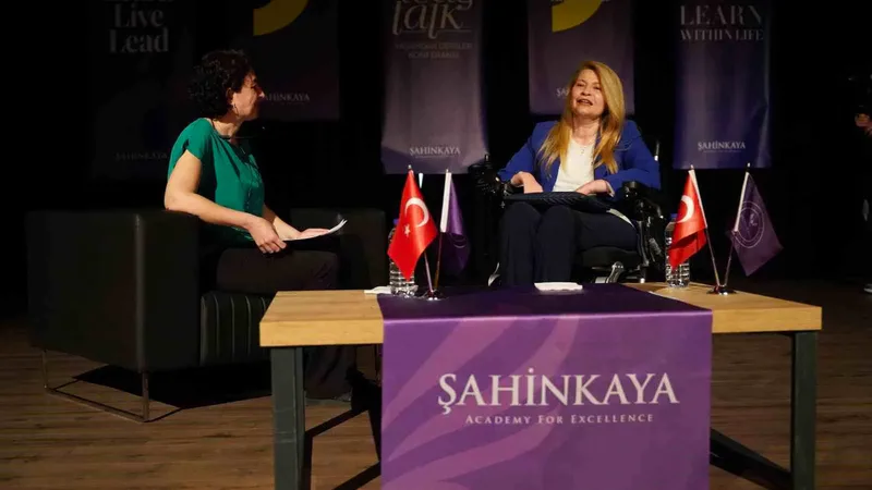 Şahinkaya Eğitim Kurumları tarafından düzenlenen 'Tea&Talk Yaşamdan Dersler' konferansında üç