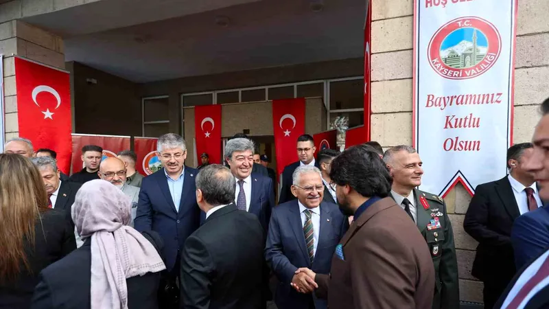 Kayseri Büyükşehir Belediye Başkanı Dr. Memduh Büyükkılıç, Kurban Bayramı'nı Kayseri