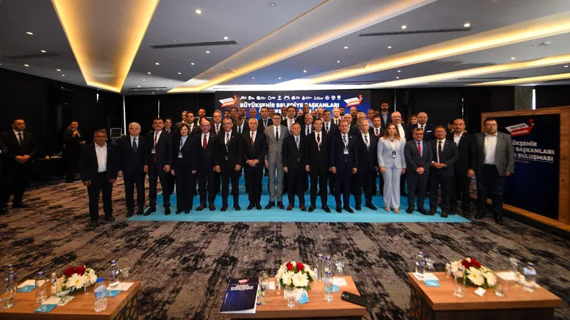 Balıkesir Büyükşehir Belediye Başkanı Ahmet Akın'ın ev sahipliğinde düzenlenen CHP