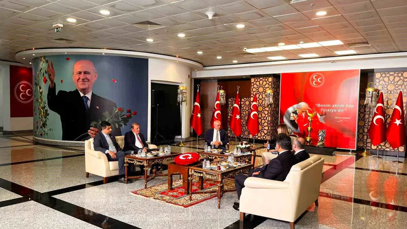 CHP heyeti, Kurban Bayramı dolayısıyla MHP'yi ziyaret etti. Görüşmede Terörsüz