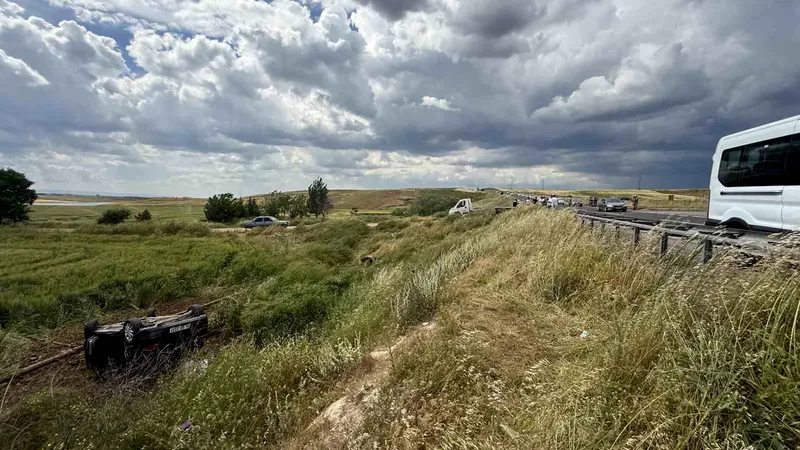 Diyarbakır'ın Çınar ilçesinde iki otomobilin çarpıştığı kazada 1 kişi hayatını