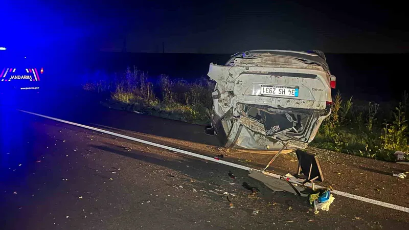 Tekirdağ'ın Çorlu ilçesinde kontrolden çıkan SUV tipi araç, menfeze çarparak