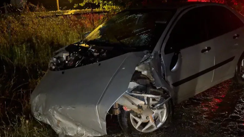 Osmaniye'nin Düziçi ilçesinde iki otomobilin çarpışması sonucu 2 kişi yaralandı.