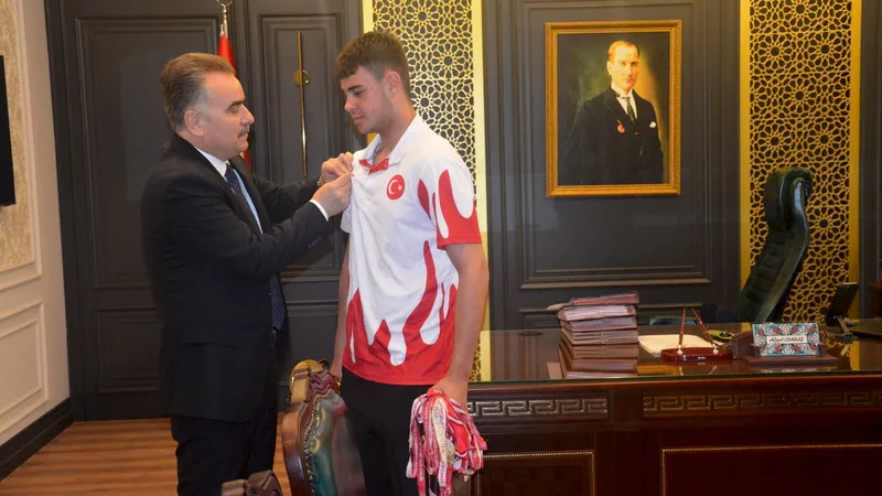 Edremit Kaymakamı Ahmet Odabaş, Avrupa şampiyonu milli sporcu Deniz Bazancir