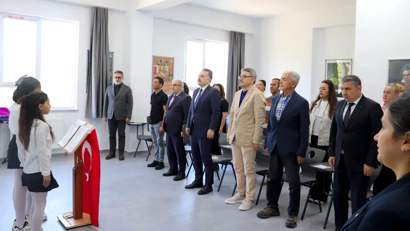 Edremit'te Avcılar Zehra Ferhatoğlu İlk ve Ortaokulu'nda hayırseverlerin katkılarıyla modern