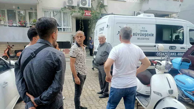 Aydın'ın Efeler ilçesinde kanser tedavisi gören 78 yaşındaki Ahmet Cavlak,
