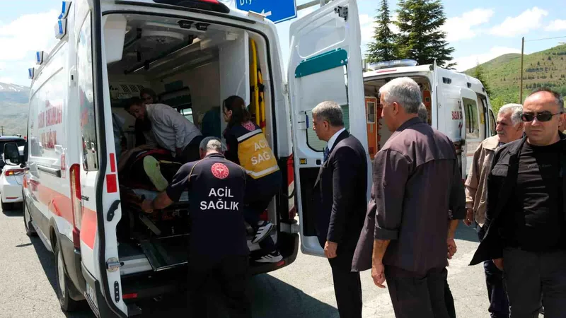 Elazığ-Sivrice karayolunda meydana gelen trafik kazasında biri bebek 4 kişi