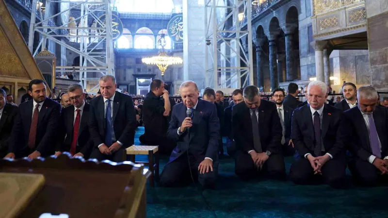 Cumhurbaşkanı Erdoğan, Kurban Bayramı'nın üçüncü gününde Ayasofya Camii'nde cuma namazı