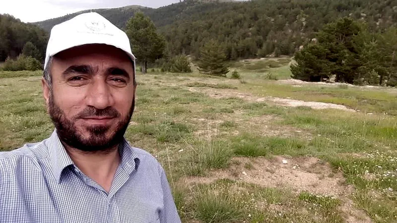 Gümüşhane'de yolun karşısına geçmeye çalışan 52 yaşındaki yaya hayatını kaybetti.