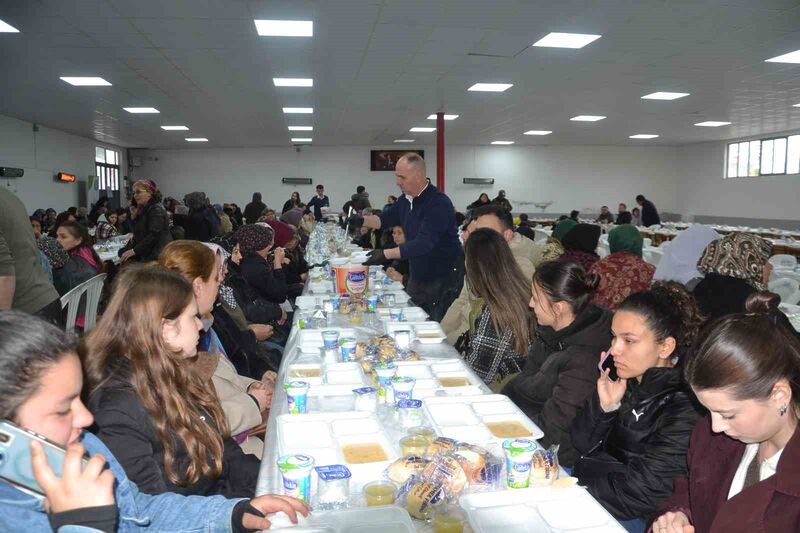 Balıkesir’in Balya ilçesine bağlı kırsal Kayalar Mahallesi’nde geleneksel Hıdırellez hayır