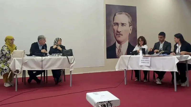 Yeşil Vatan Benim Okulum Geleceğe Çare projesi kapsamında düzenlenen İklim