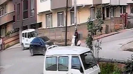 Bursa'nın İnegöl ilçesinde otomobil ile çarpışan motosiklet sürücüsü yaralandı. Kaza