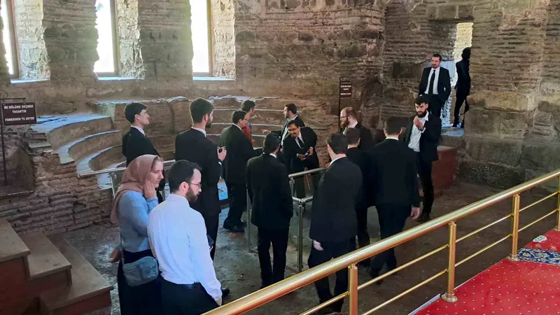 Amerikalı papazlardan oluşan bir heyet, Bursa'nın İznik ilçesindeki tarihi ve