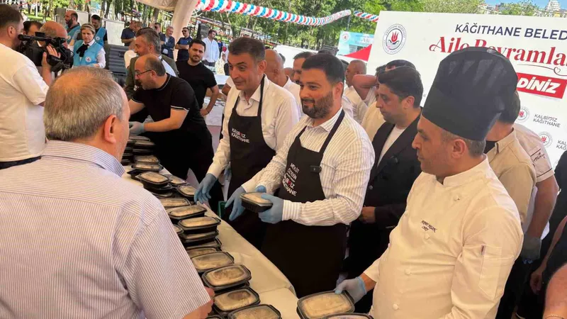 Kağıthane Belediyesi, Kurban Bayramı öncesi düzenlediği 'Aile Bayramlaşması' etkinliğinde yaklaşık