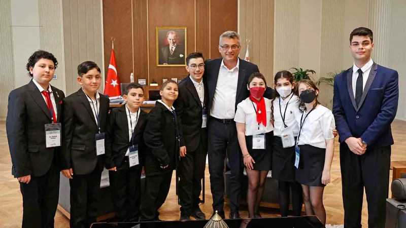 Lösemi ve kanseri yenerek sağlığına kavuşan 8 çocuk, Uluslararası Lösemili