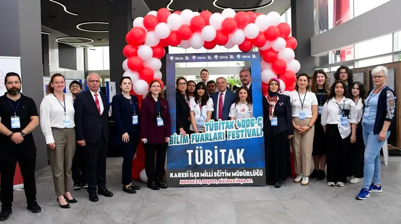 Karesi İlçe Milli Eğitim Müdürlüğü'nün düzenlediği TÜBİTAK 4006-C Bilim Fuarları