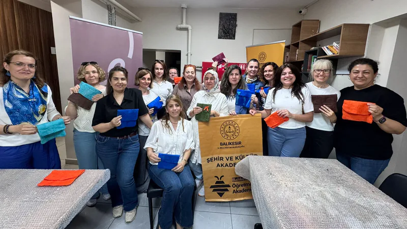 Balıkesir Öğretmen Akademileri kapsamında düzenlenen Şehir ve Kültür Akademisi'nde keçecilik