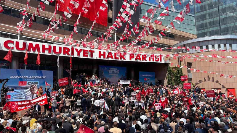CHP Genel Başkanı Kılıçdaroğlu, parti genel merkezinde yaptığı açıklamada rüşvet