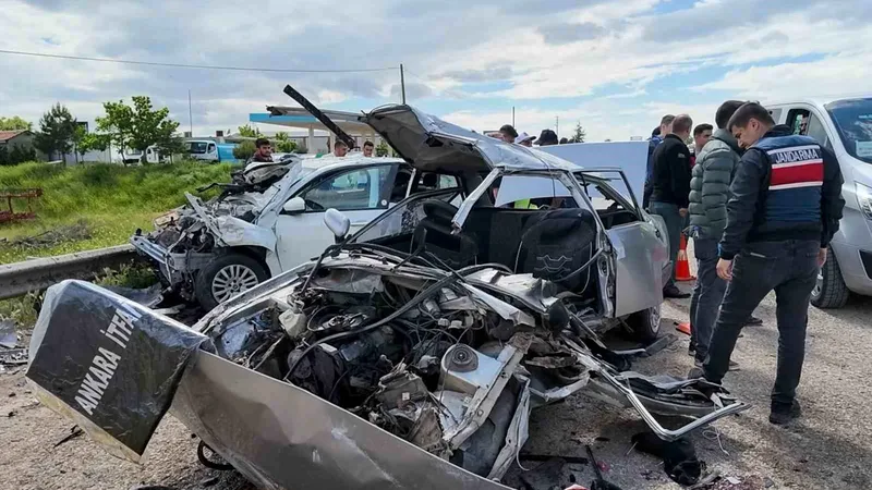 Kırıkkale'de kontrolden çıkan otomobilin takla atarak karşı şeride geçmesi sonucu