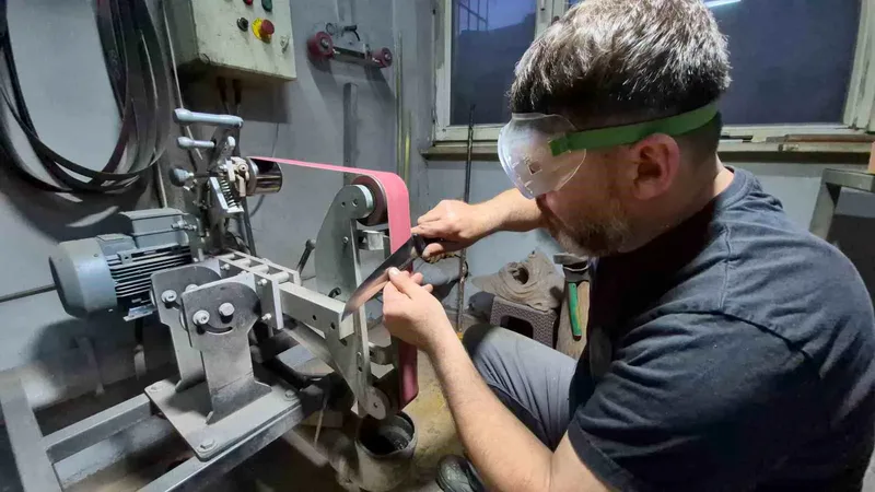Kurban kesiminde iş kazalarını önlemek ve hayvanın acı çekmesini engellemek