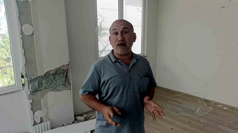 Antalya Manavgat'ta 2013 yılında yapılan 9 daireli bir apartmanda duvarlardaki